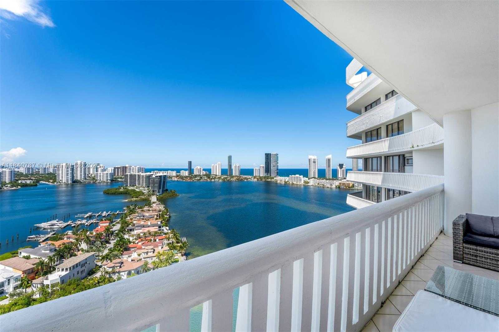 Small Image of 3000 ISLAND BLVD #2902, Aventura Number 25