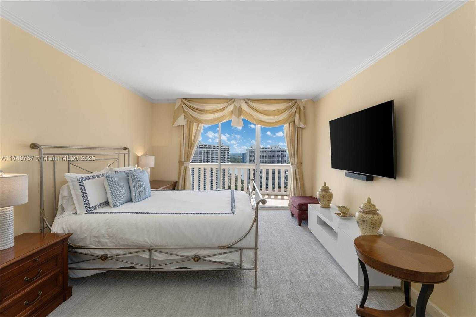 Small Image of 3000 ISLAND BLVD #2902, Aventura Number 41