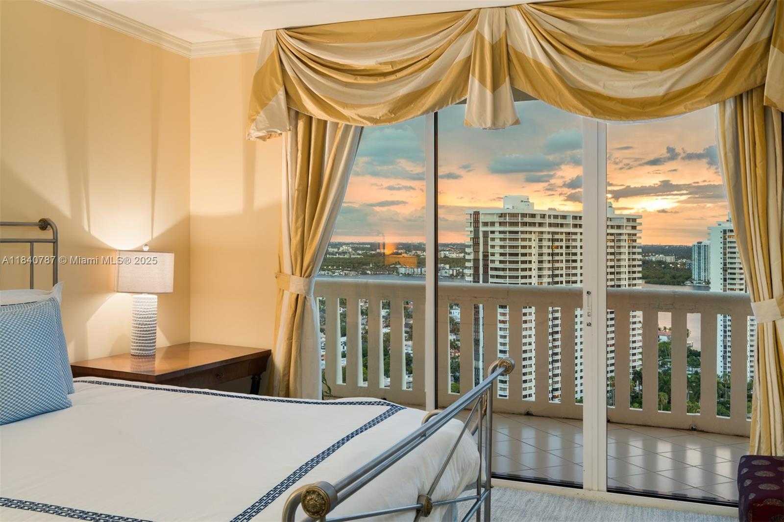 Small Image of 3000 ISLAND BLVD #2902, Aventura Number 42