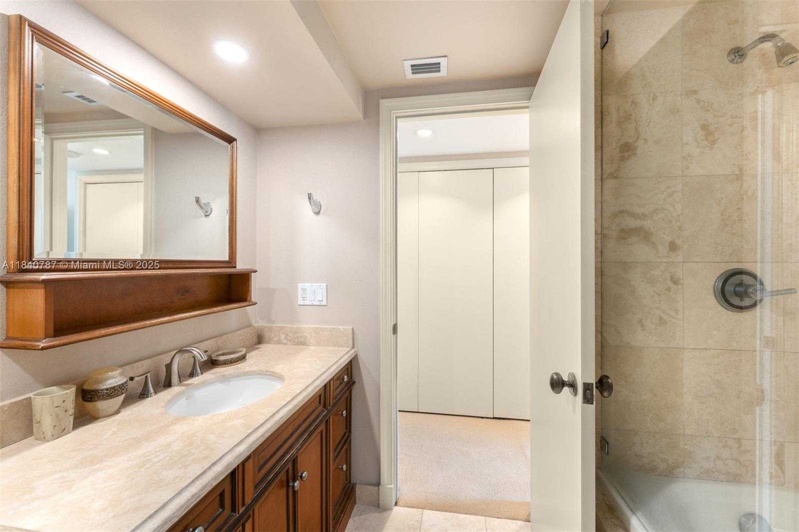Small Image of 3000 ISLAND BLVD #2902, Aventura Number 48
