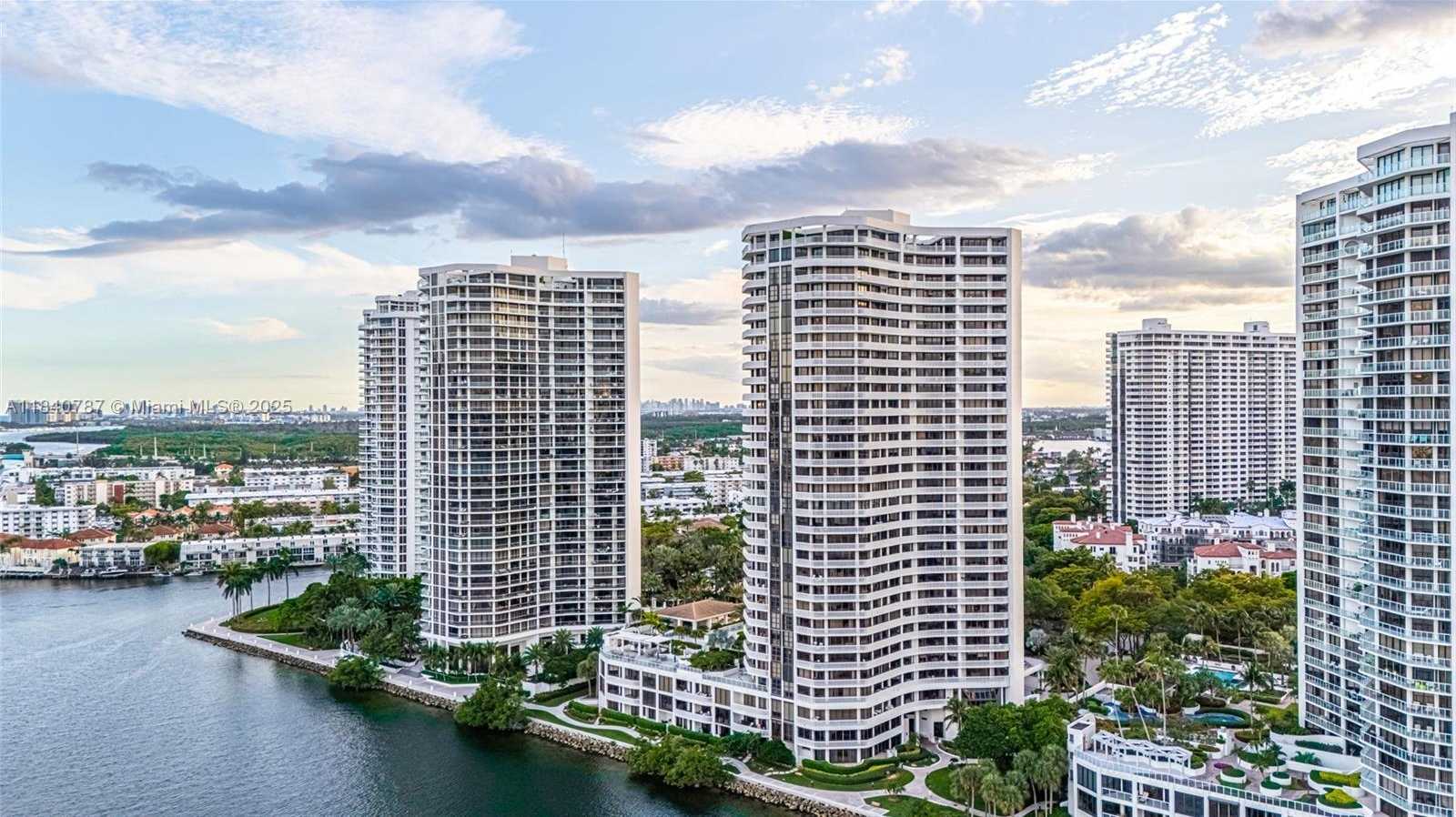 Small Image of 3000 ISLAND BLVD #2902, Aventura Number 54