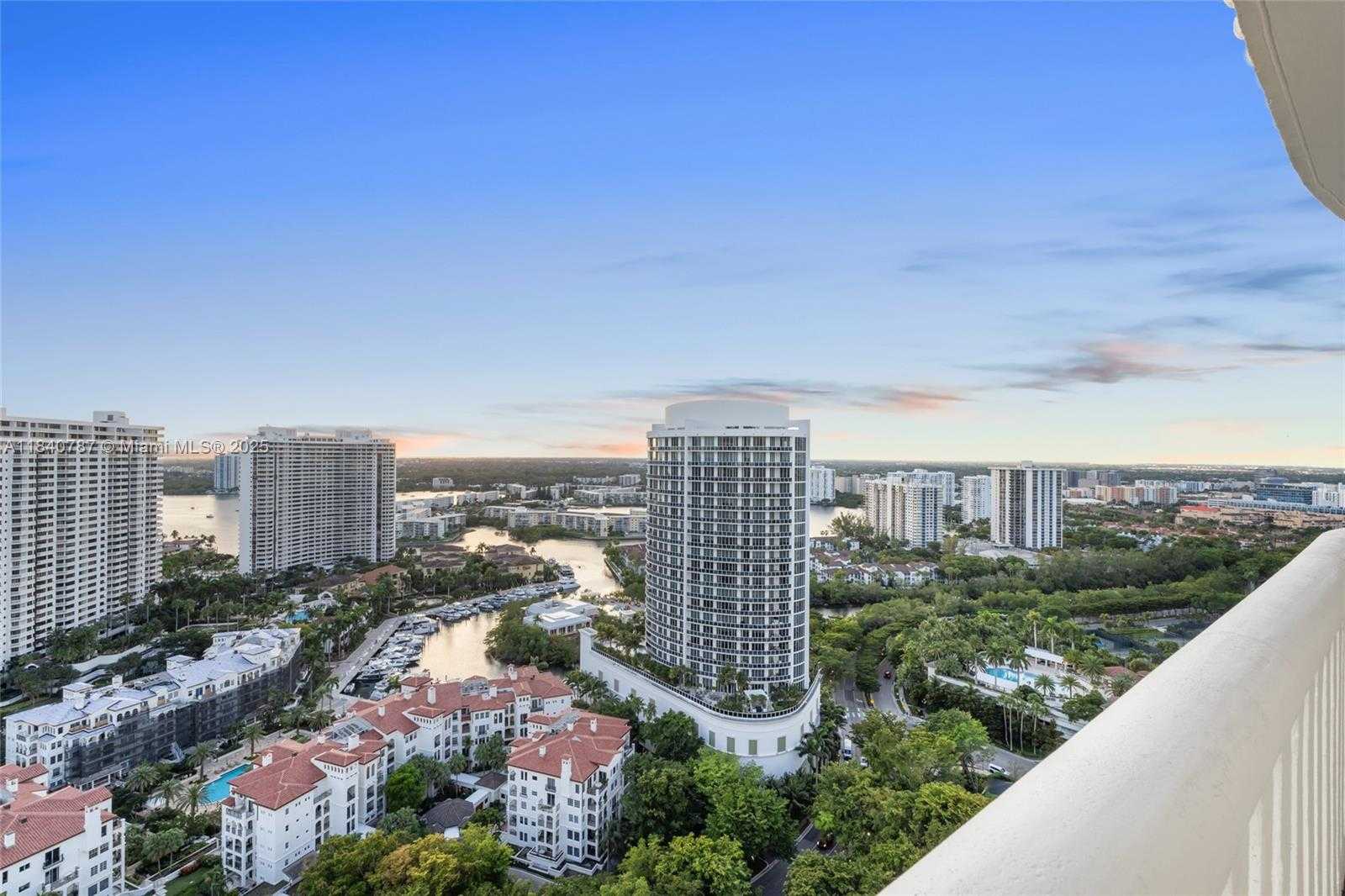 Small Image of 3000 ISLAND BLVD #2902, Aventura Number 55