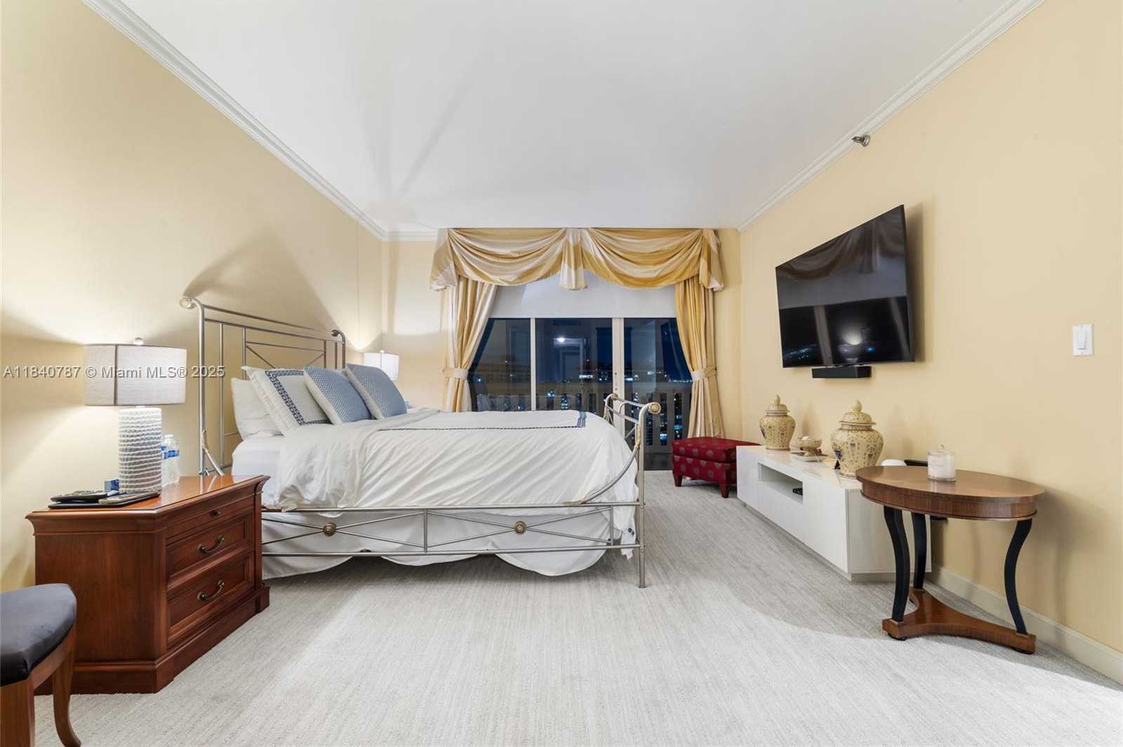 Small Image of 3000 ISLAND BLVD #2902, Aventura Number 69