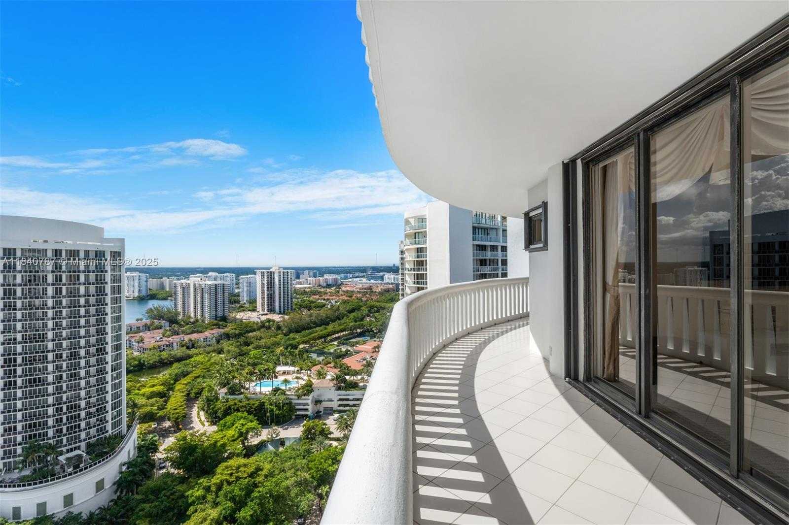 Small Image of 3000 ISLAND BLVD #2902, Aventura Number 86