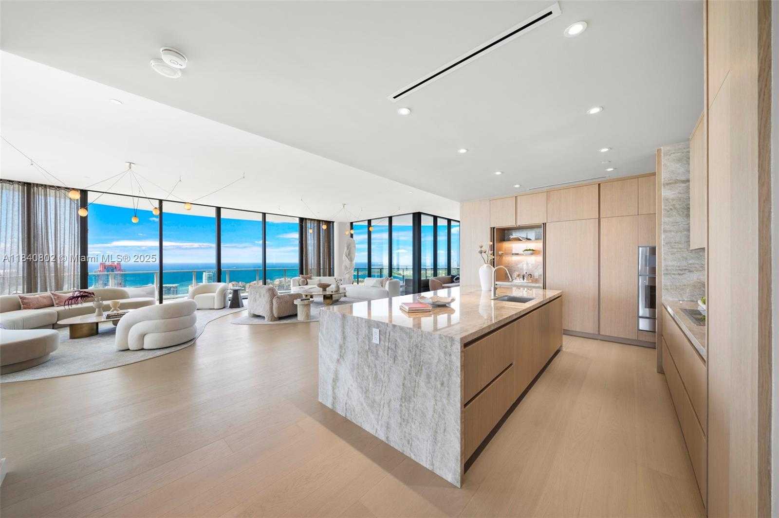 Small Image of 501 WEST AVE #PH4701, Miami Beach Number 2