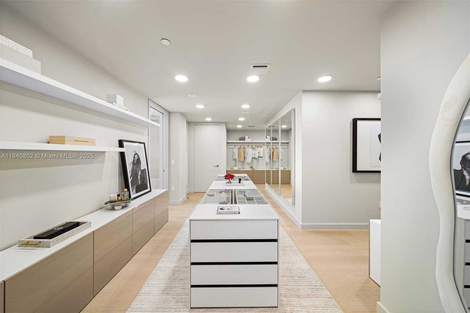 Small Image of 501 WEST AVE #PH4701, Miami Beach Number 45