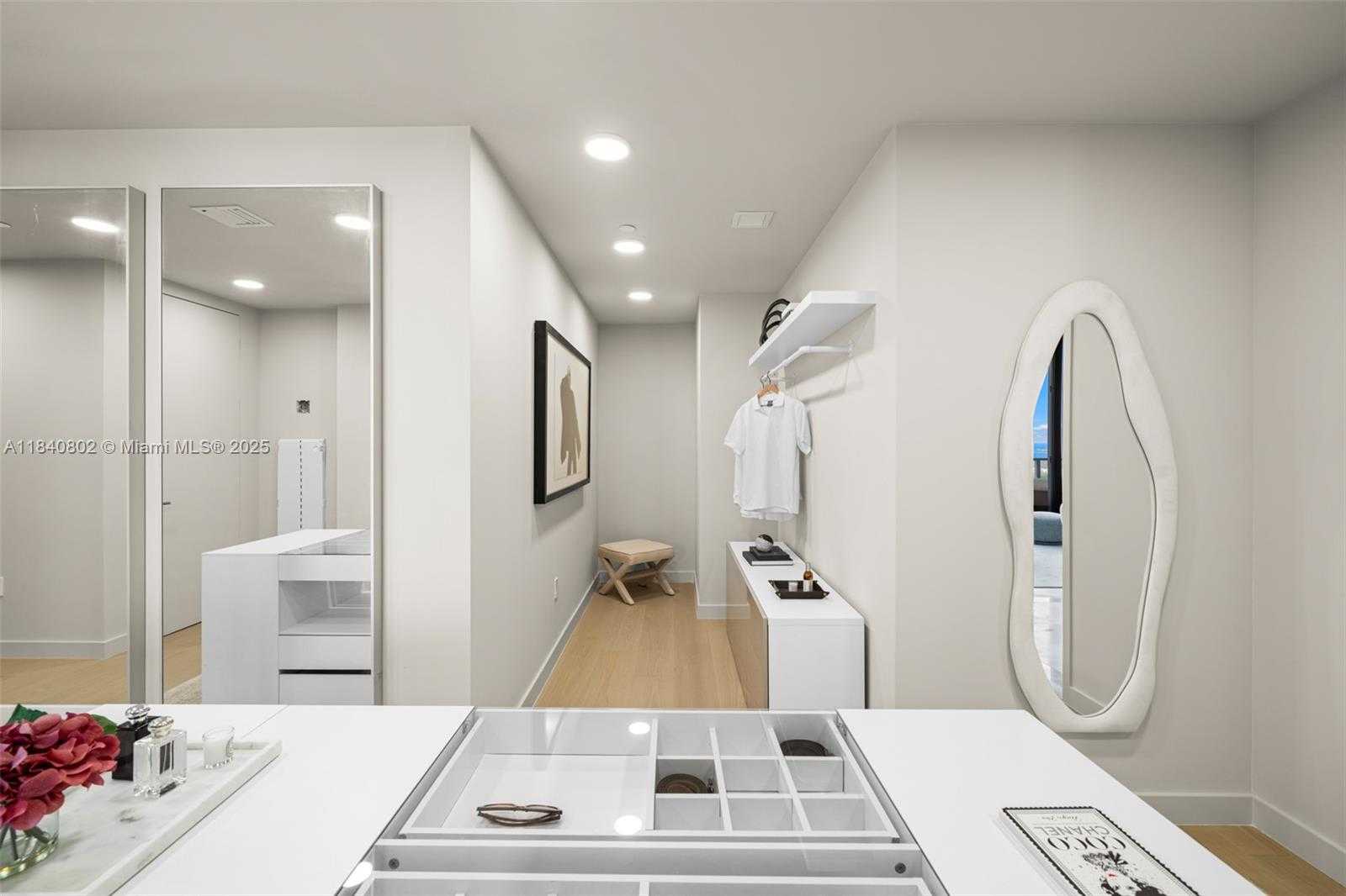 Small Image of 501 WEST AVE #PH4701, Miami Beach Number 46