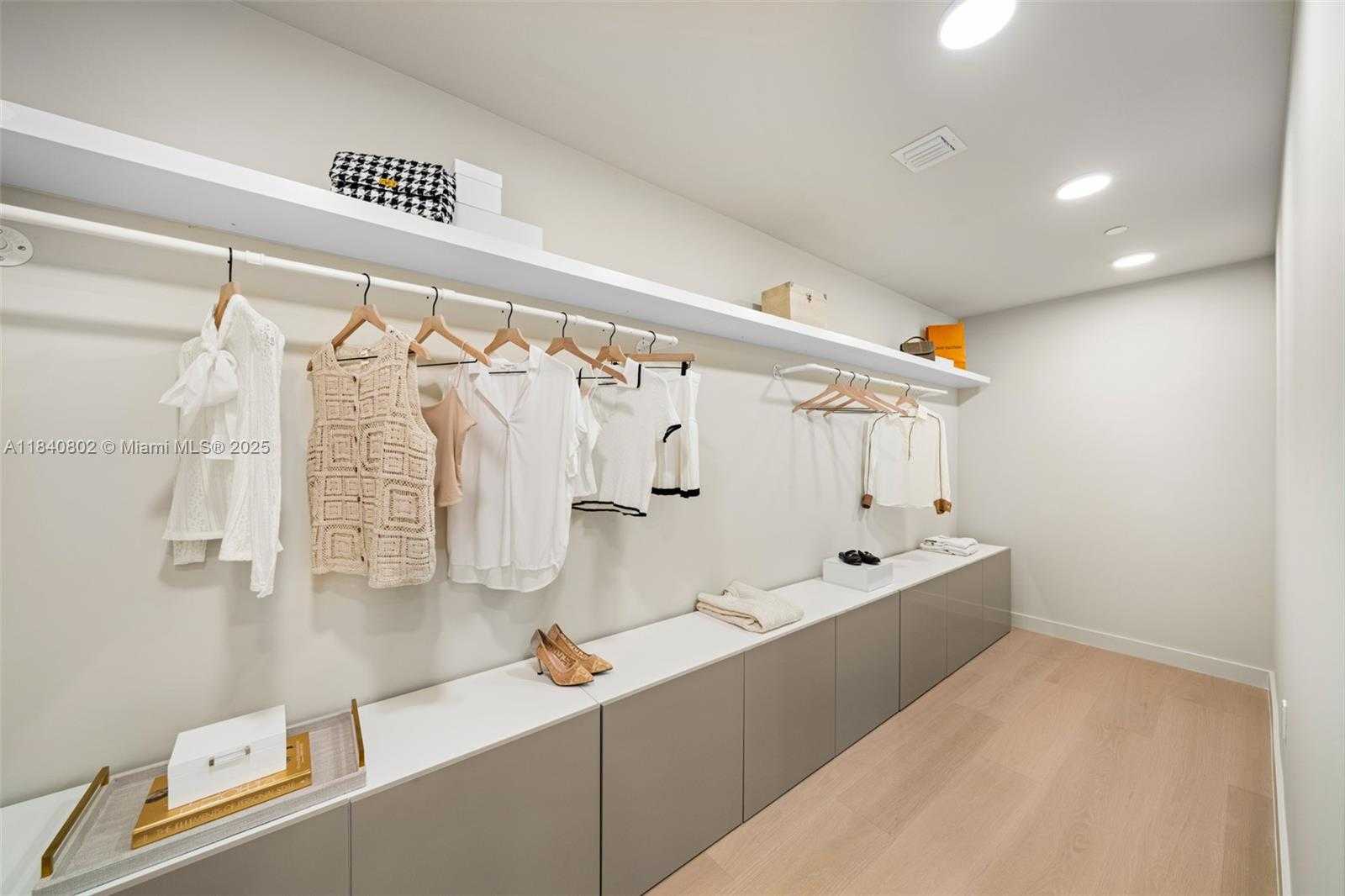 Small Image of 501 WEST AVE #PH4701, Miami Beach Number 48