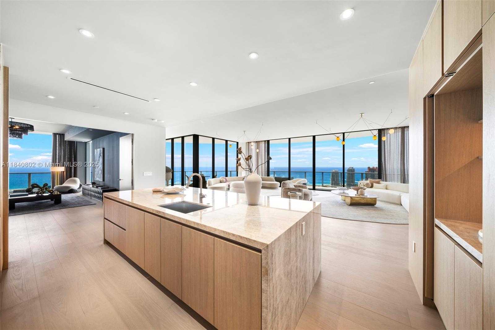 Small Image of 501 WEST AVE #PH4701, Miami Beach Number 5
