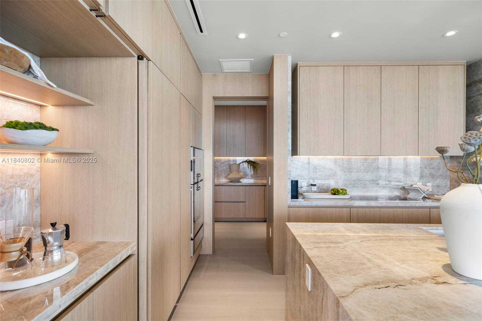 Small Image of 501 WEST AVE #PH4701, Miami Beach Number 7