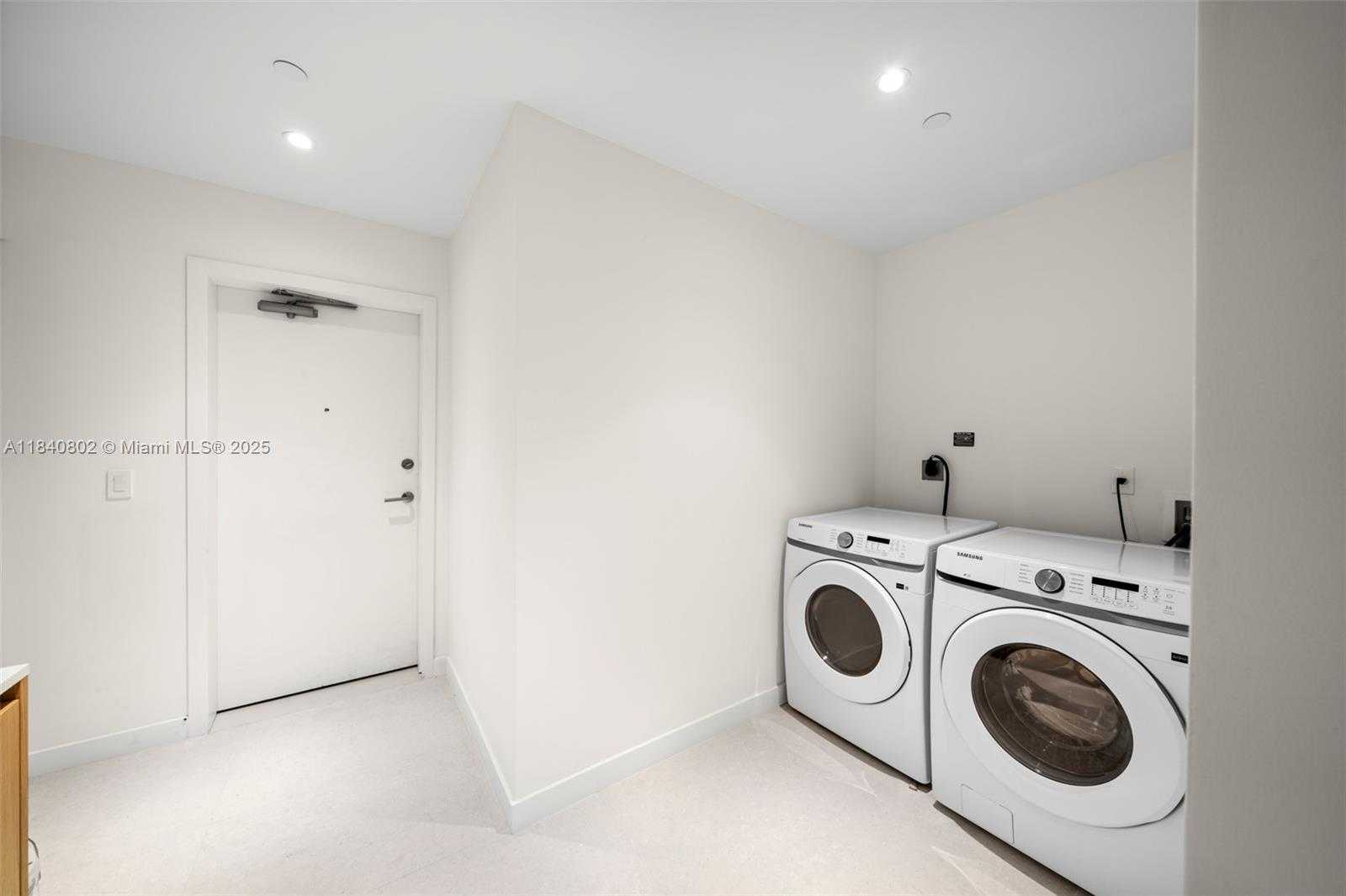 Small Image of 501 WEST AVE #PH4701, Miami Beach Number 74
