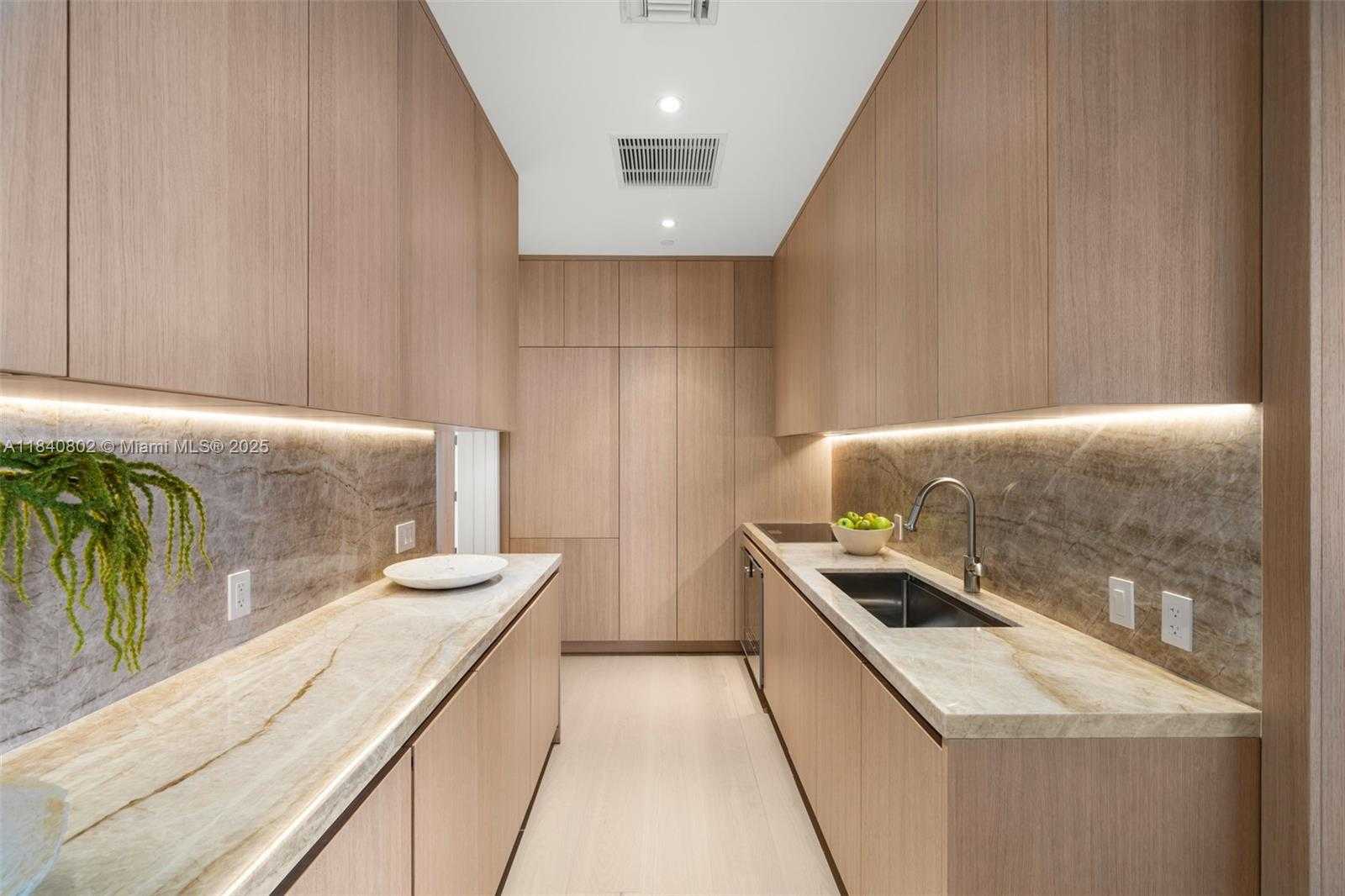 Small Image of 501 WEST AVE #PH4701, Miami Beach Number 9