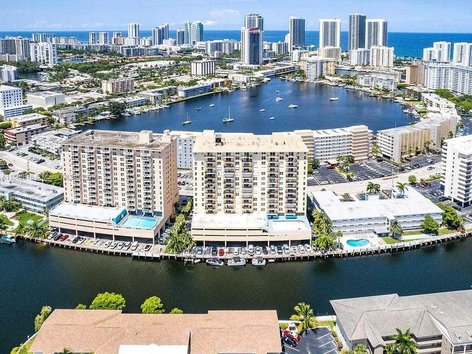 Small Image of 427 GOLDEN ISLES DR #14F, Hallandale Beach Number 17
