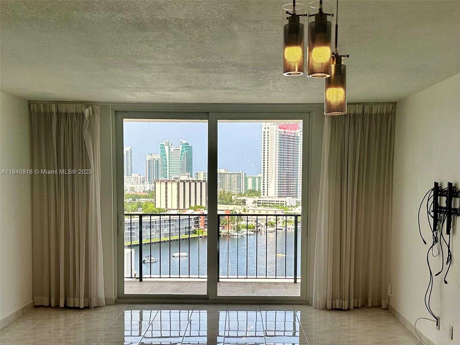 Small Image of 427 GOLDEN ISLES DR #14F, Hallandale Beach Number 6