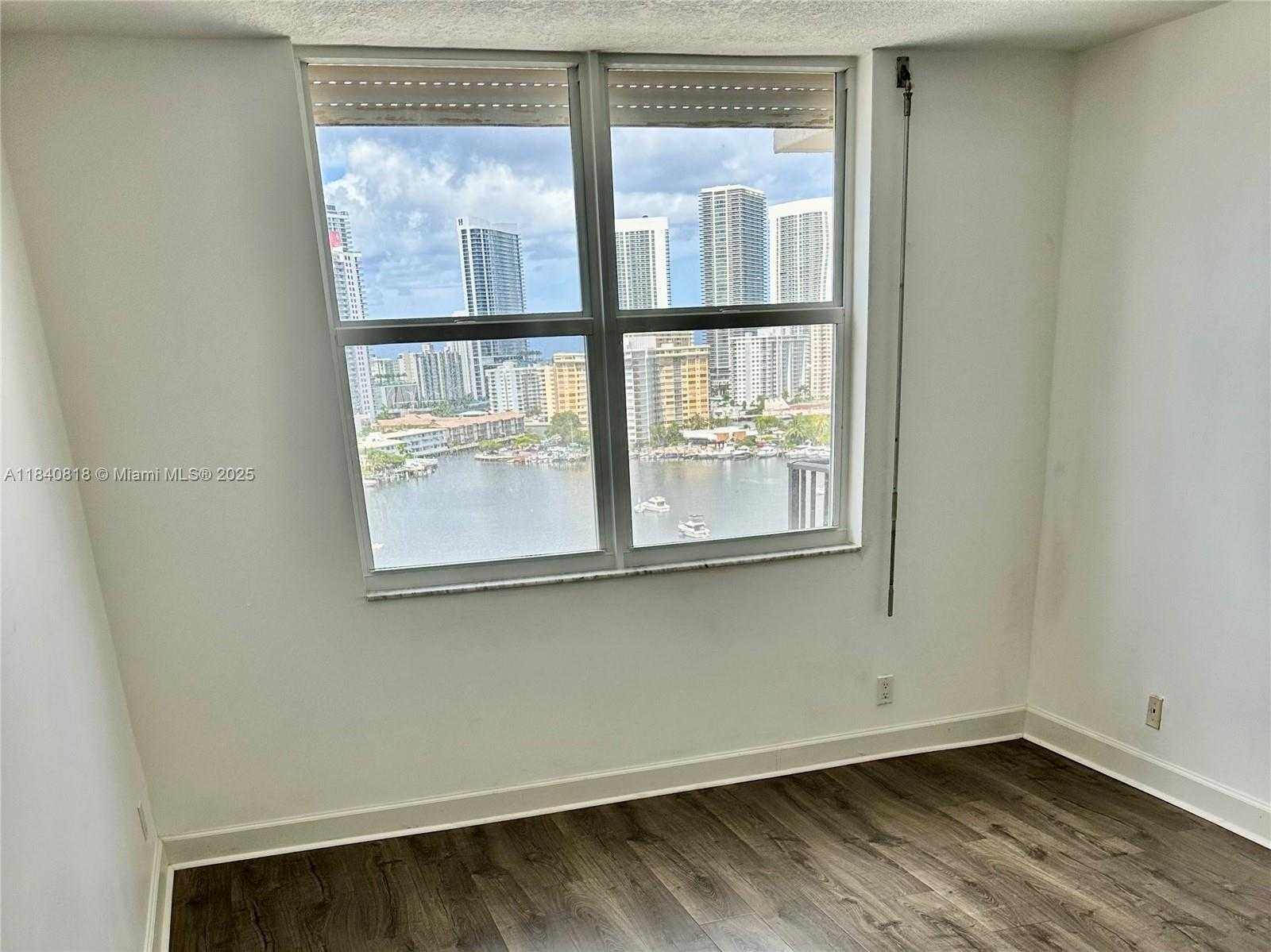 Small Image of 427 GOLDEN ISLES DR #14F, Hallandale Beach Number 8