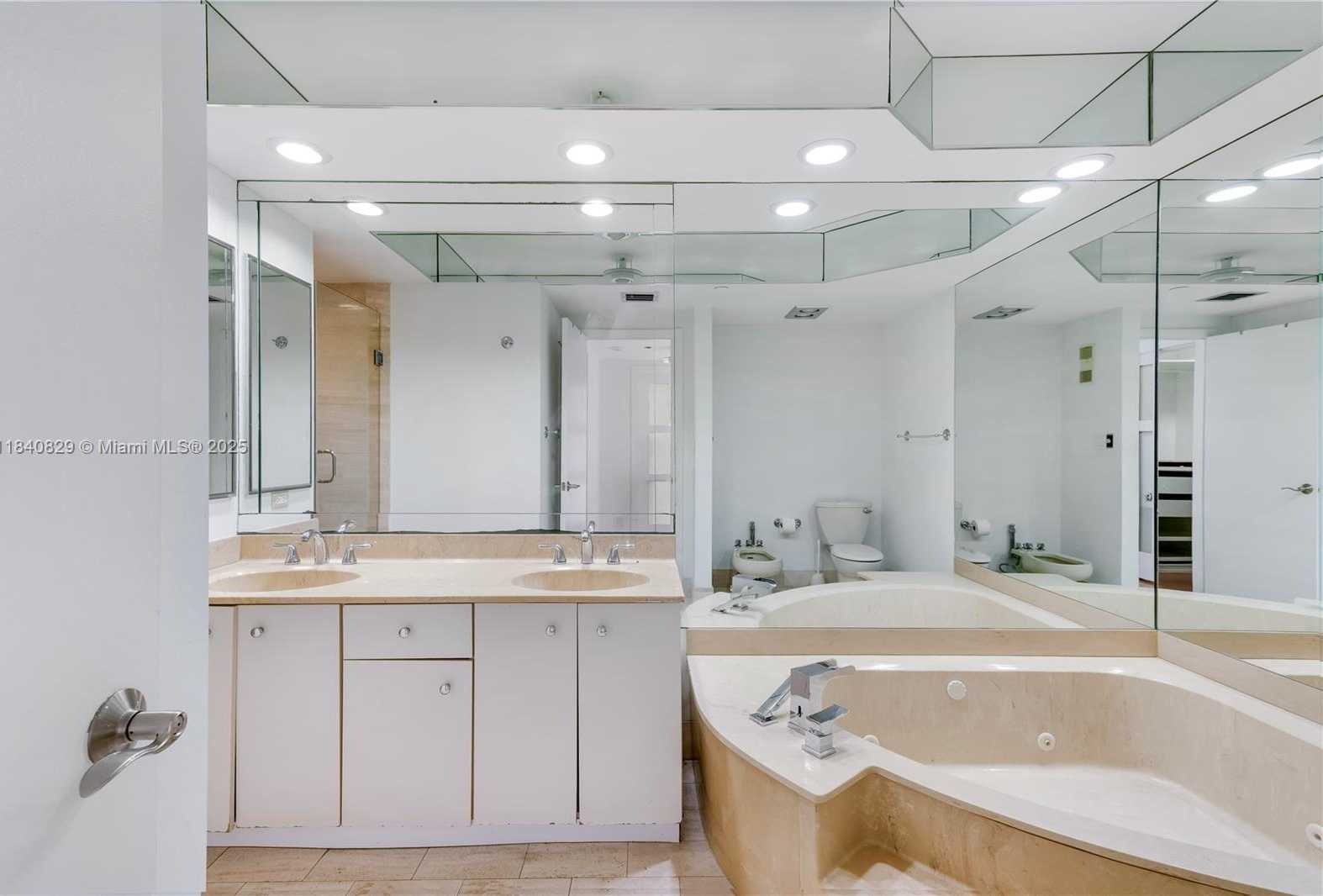 Small Image of 20281 EAST COUNTRY CLUB DR #405, Aventura Number 15