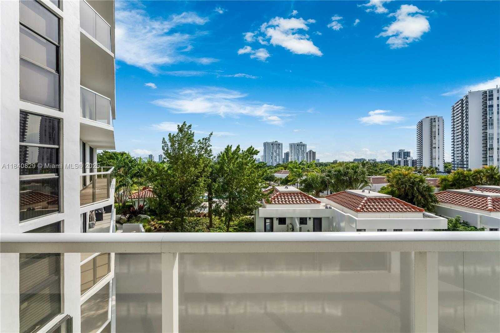 Small Image of 20281 EAST COUNTRY CLUB DR #405, Aventura Number 24