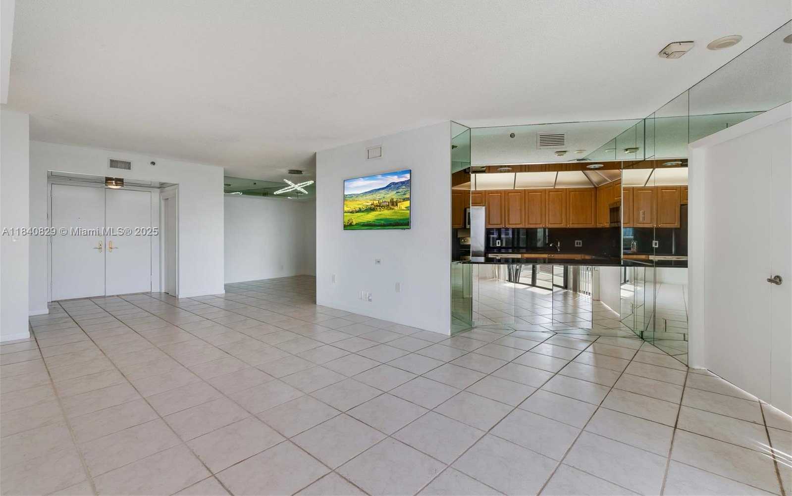 Small Image of 20281 EAST COUNTRY CLUB DR #405, Aventura Number 3