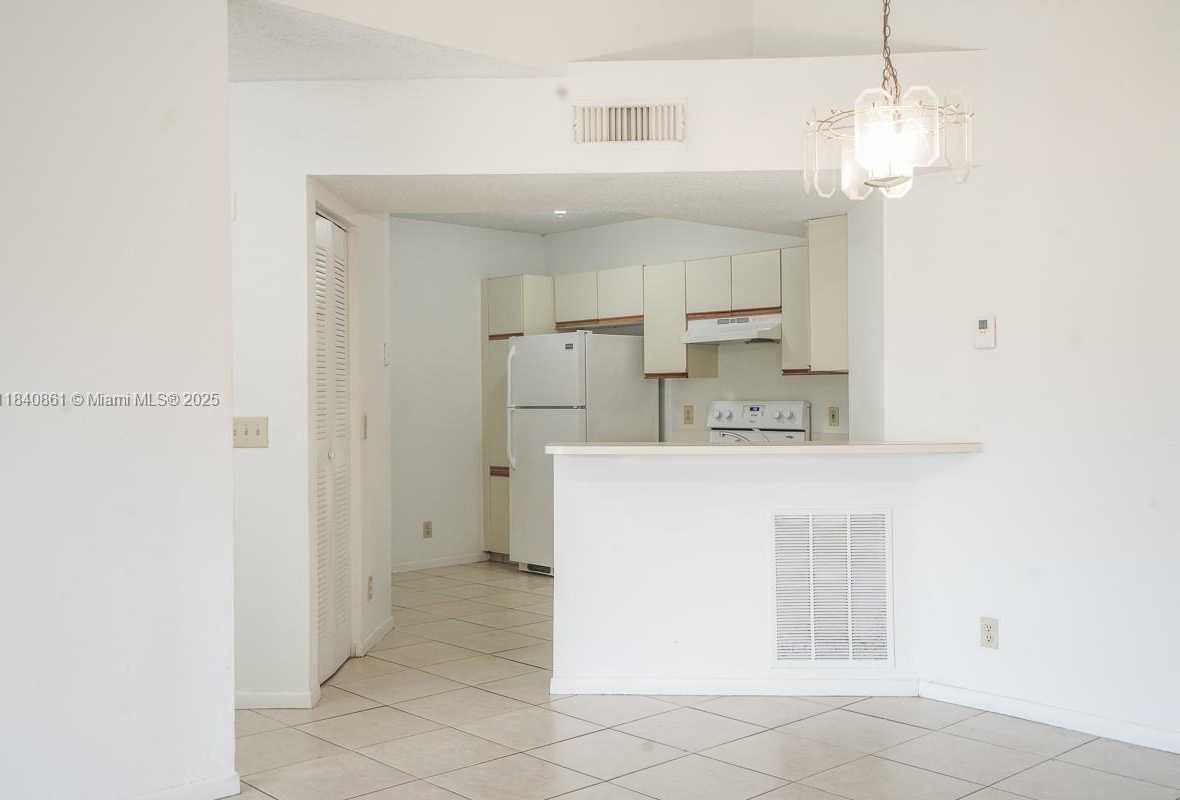 Small Image of 9033 WILES RD #304, Coral Springs Number 4