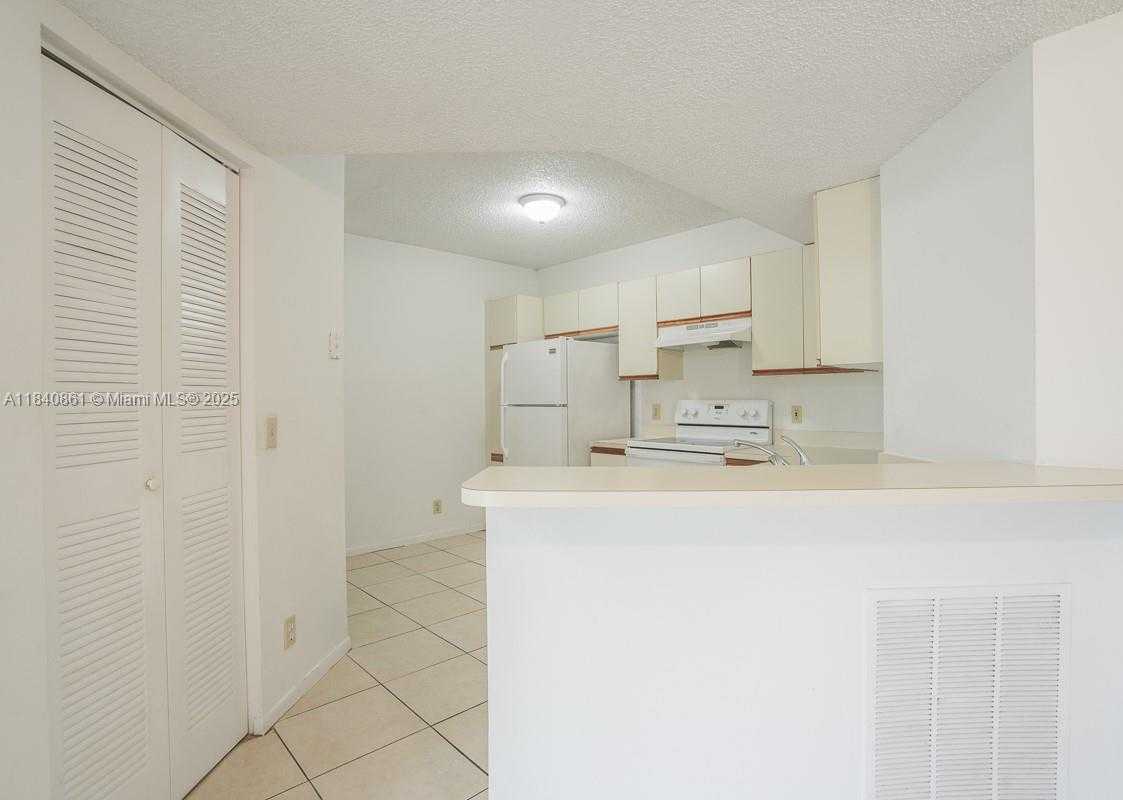Small Image of 9033 WILES RD #304, Coral Springs Number 5