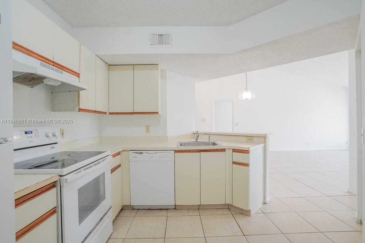 Small Image of 9033 WILES RD #304, Coral Springs Number 8