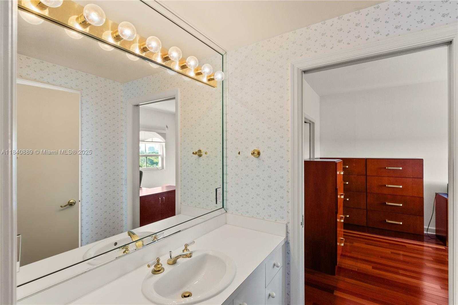 Small Image of 610 VALENCIA AVE #503, Coral Gables Number 30
