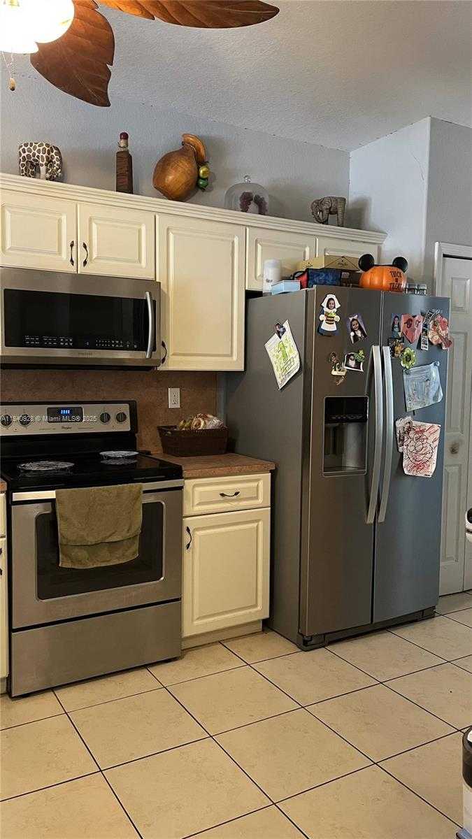 Small Image of 9087 SOUTH WEST 153RD CT, Miami Number 3