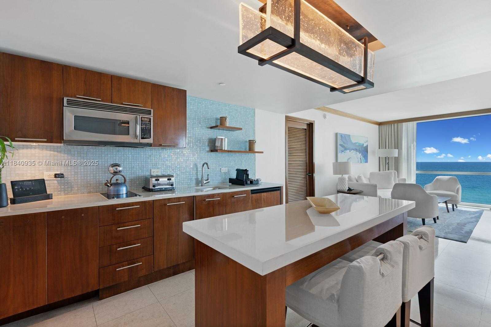 Small Image of 6801 COLLINS AVE #705, Miami Beach Number 7