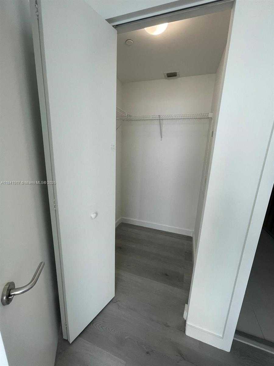 Small Image of 501 NORTH EAST 31ST ST #3705, Miami Number 11