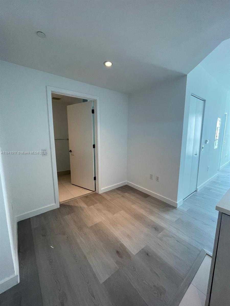 Small Image of 501 NORTH EAST 31ST ST #3705, Miami Number 6