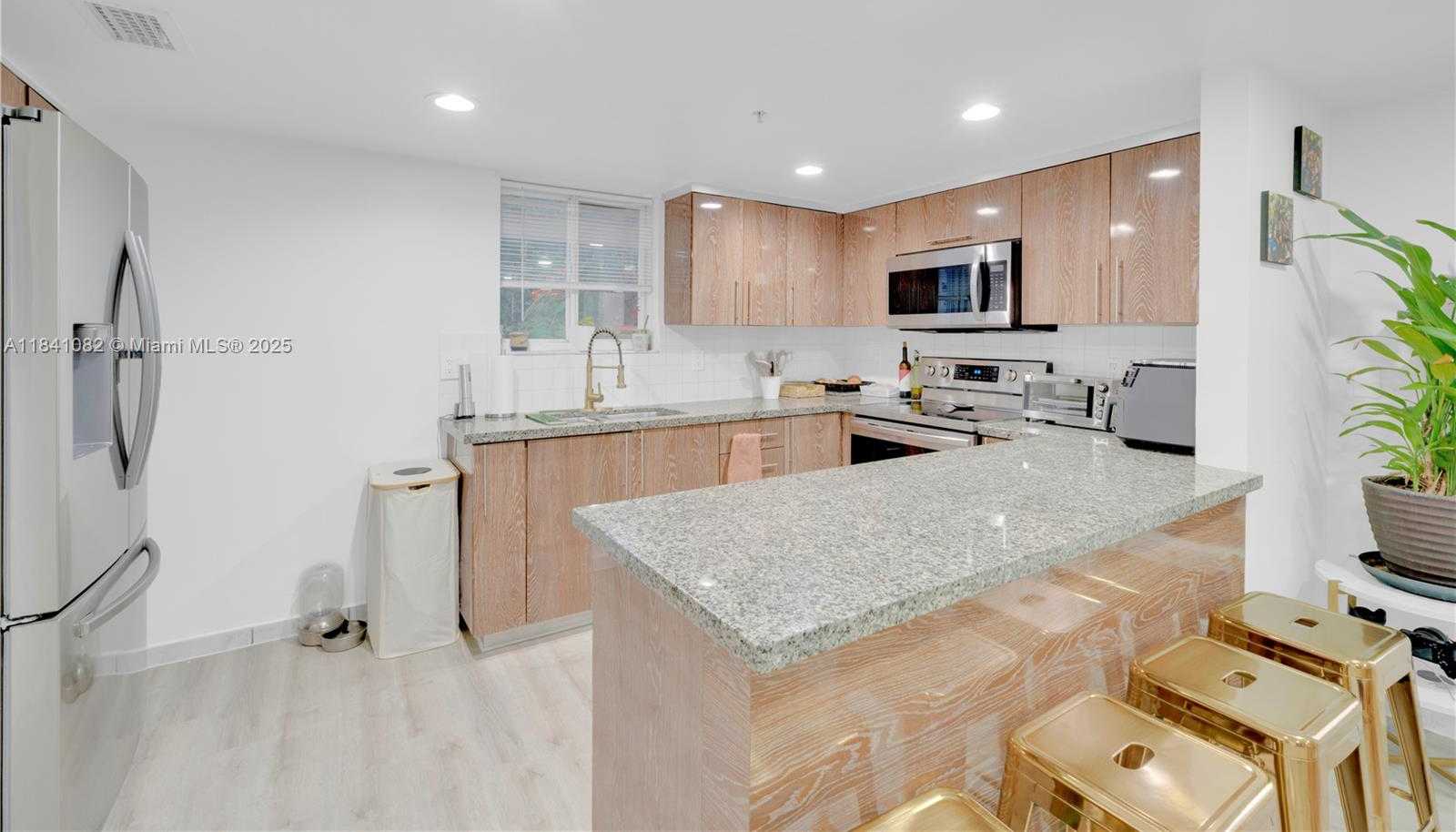 Small Image of 651 NORTH WEST 82ND AVE #124, Miami Number 12