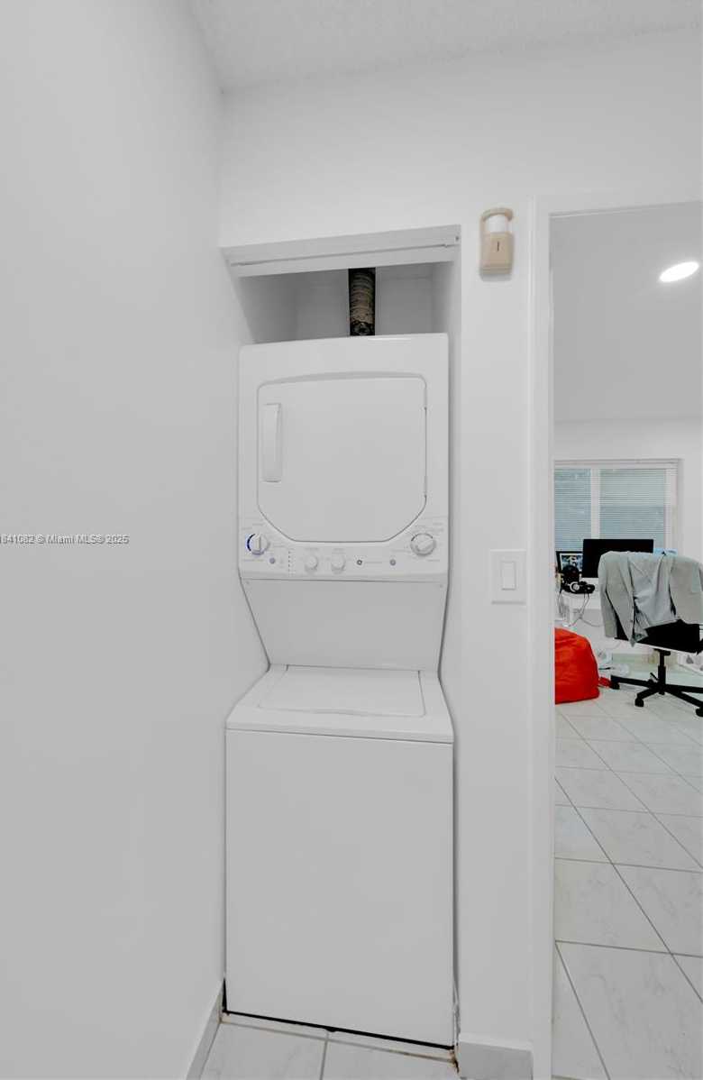 Small Image of 651 NORTH WEST 82ND AVE #124, Miami Number 16