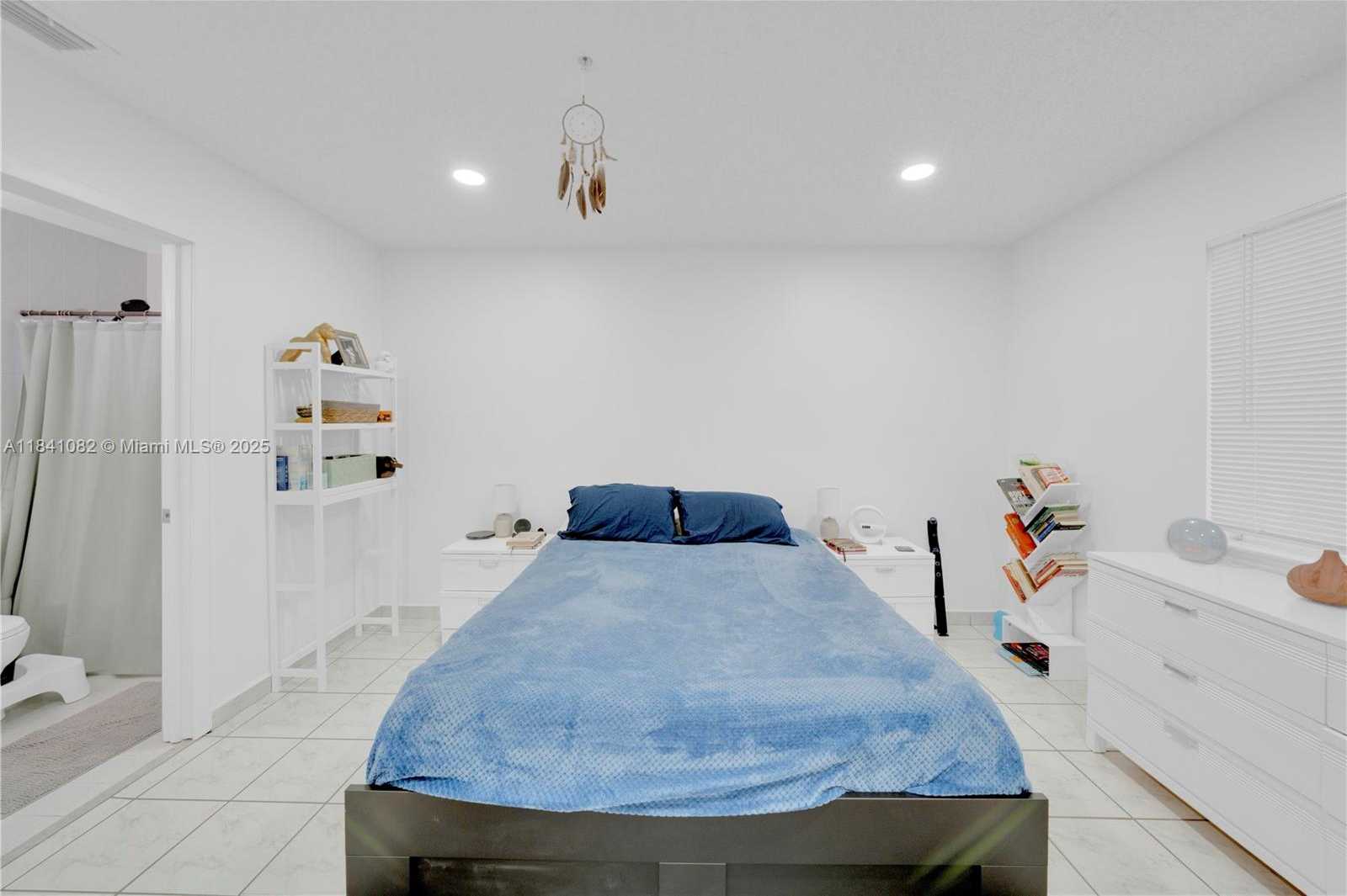 Small Image of 651 NORTH WEST 82ND AVE #124, Miami Number 17