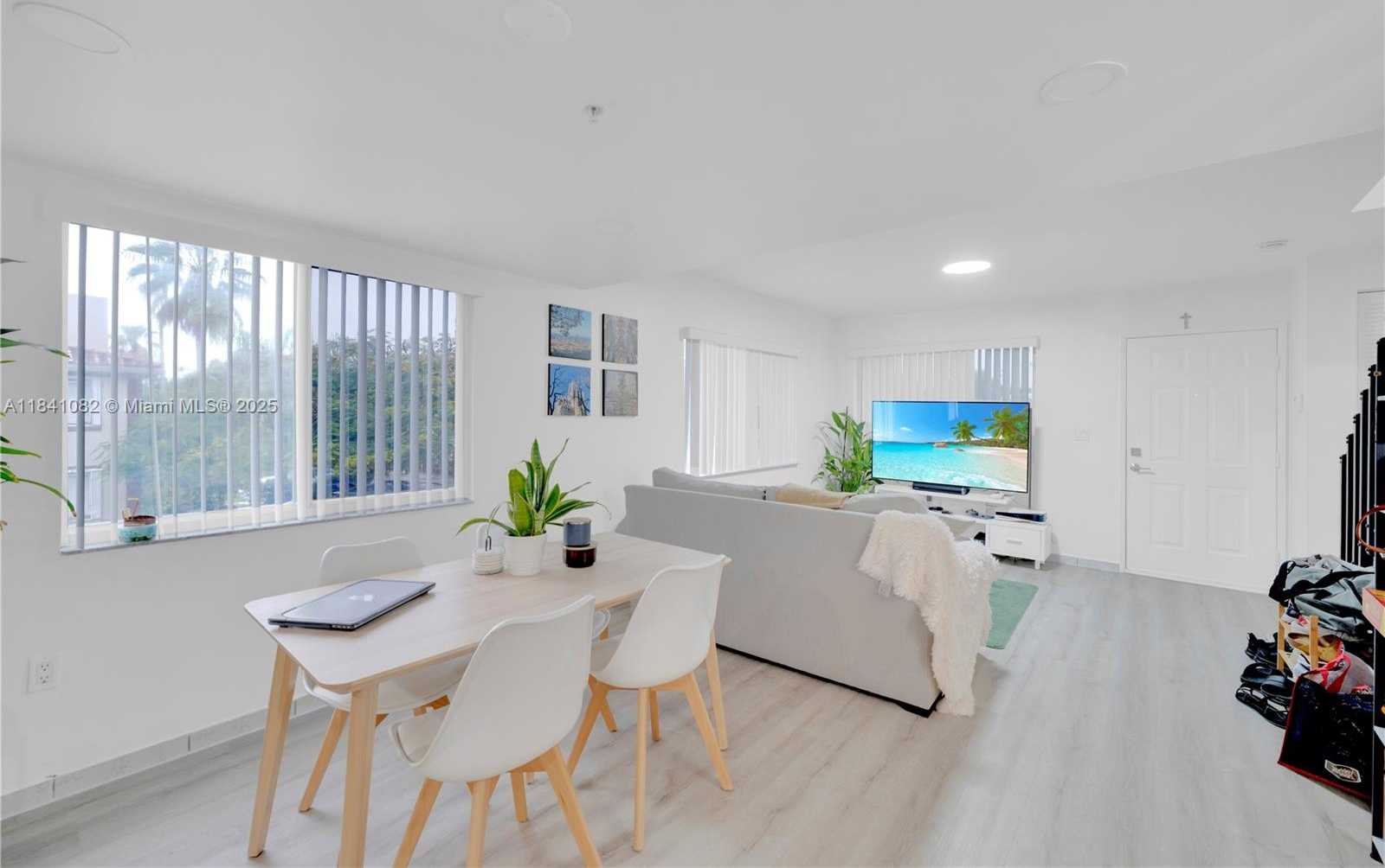 Small Image of 651 NORTH WEST 82ND AVE #124, Miami Number 7