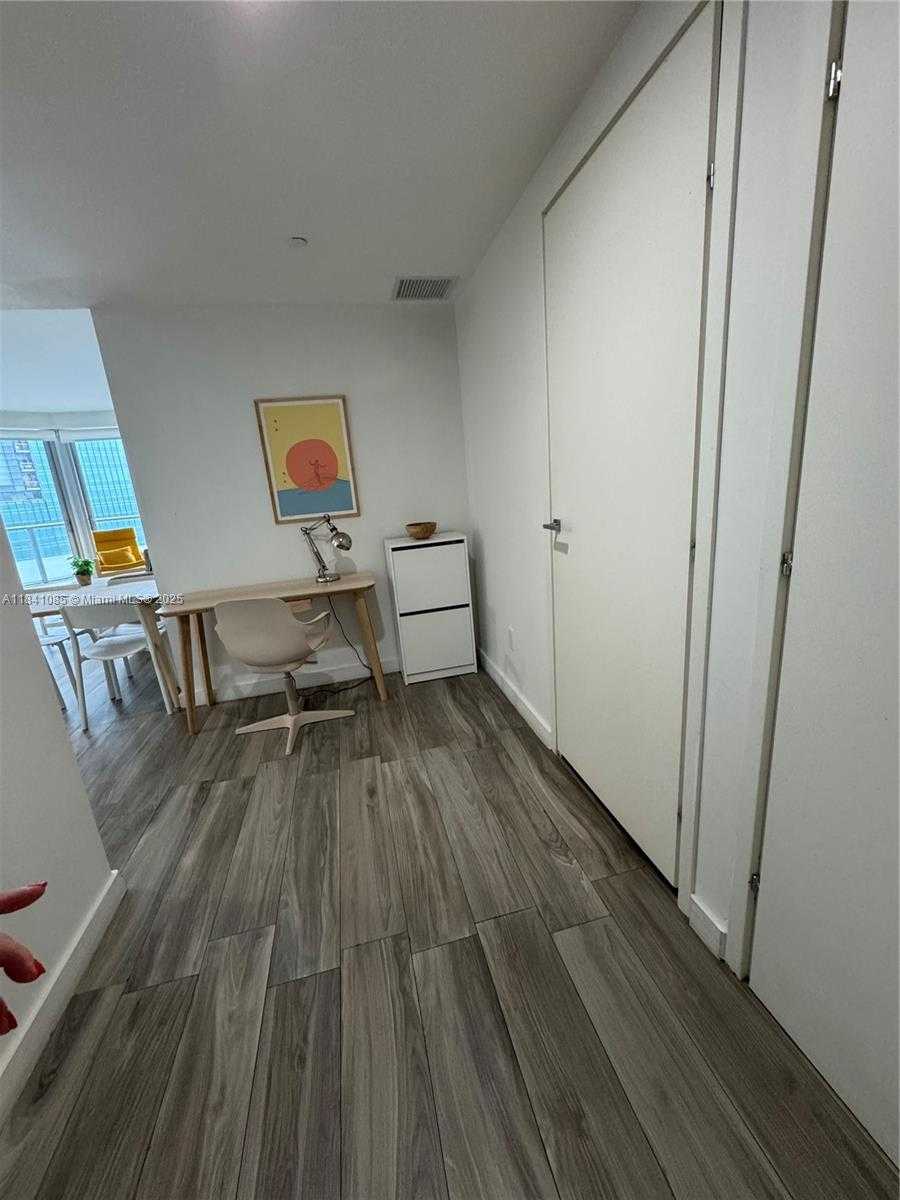 Small Image of 1300 BRICKELL BAY DR #3301, Miami Number 2