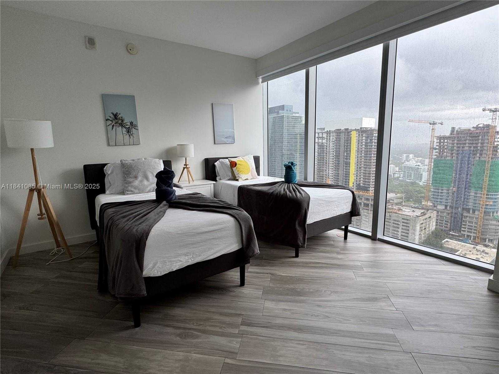 Small Image of 1300 BRICKELL BAY DR #3301, Miami Number 8