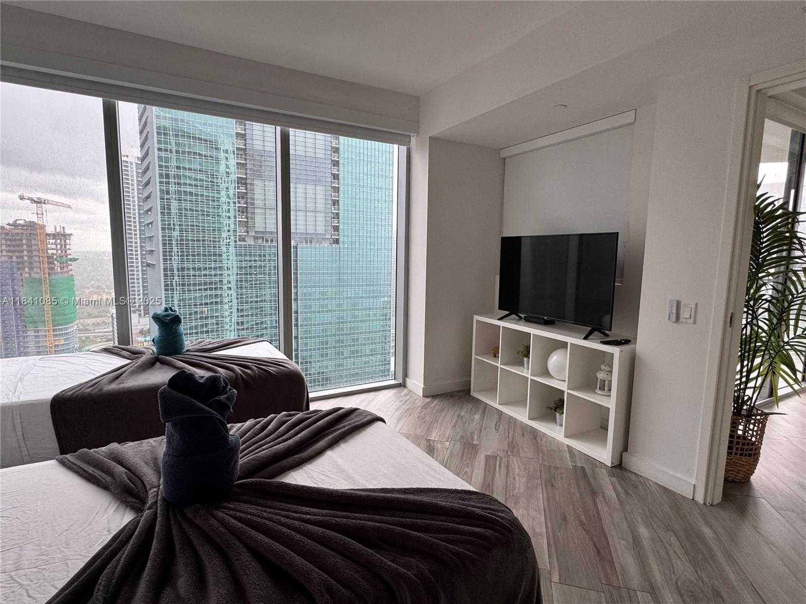 Small Image of 1300 BRICKELL BAY DR #3301, Miami Number 9
