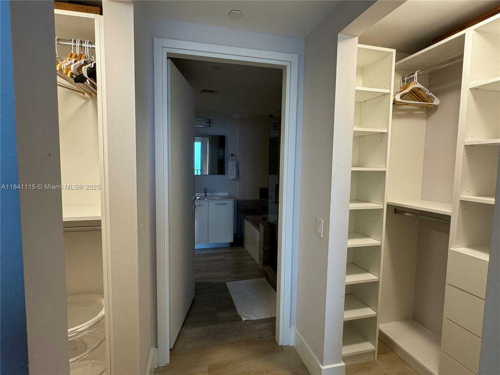 Small Image of 1300 BRICKELL BAY DR #1808, Miami Number 13