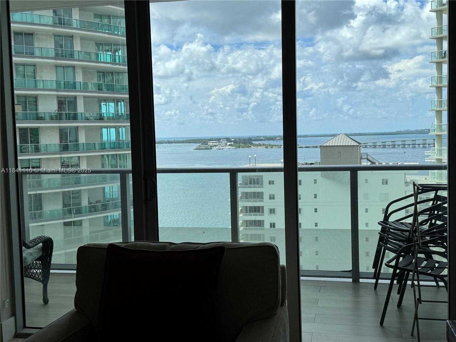 Small Image of 1300 BRICKELL BAY DR #1808, Miami Number 4