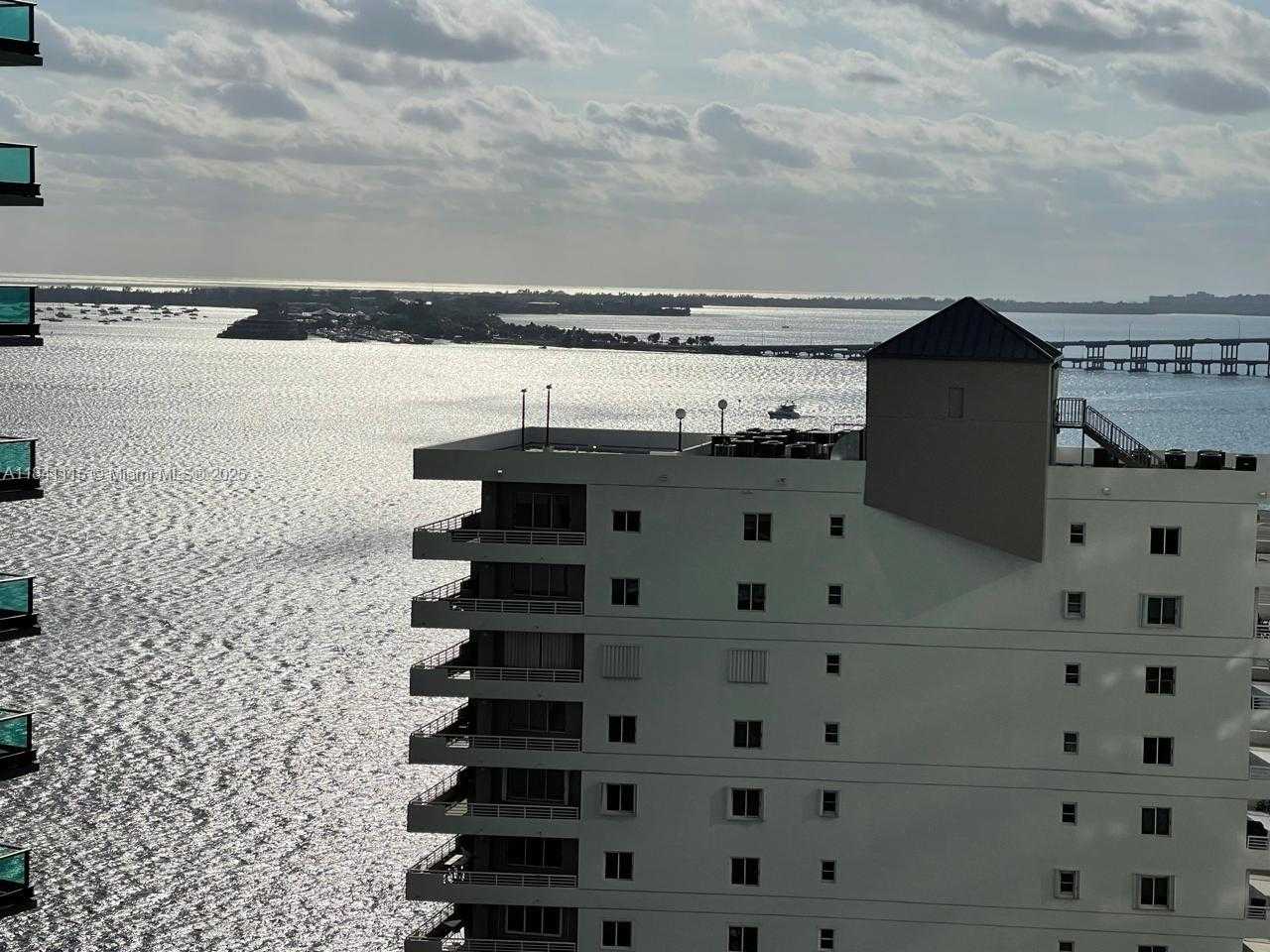 Small Image of 1300 BRICKELL BAY DR #1808, Miami Number 5