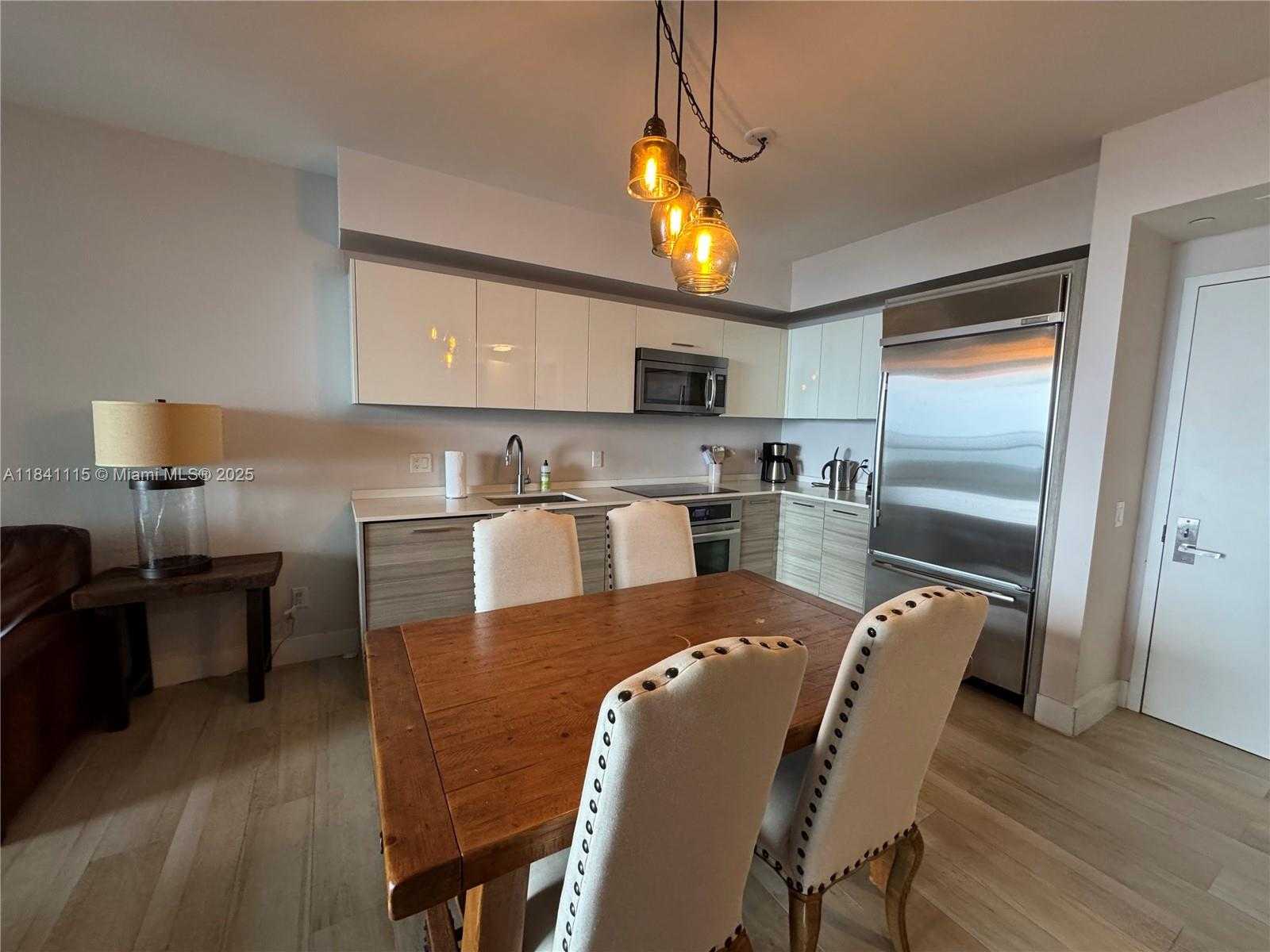 Small Image of 1300 BRICKELL BAY DR #1808, Miami Number 7