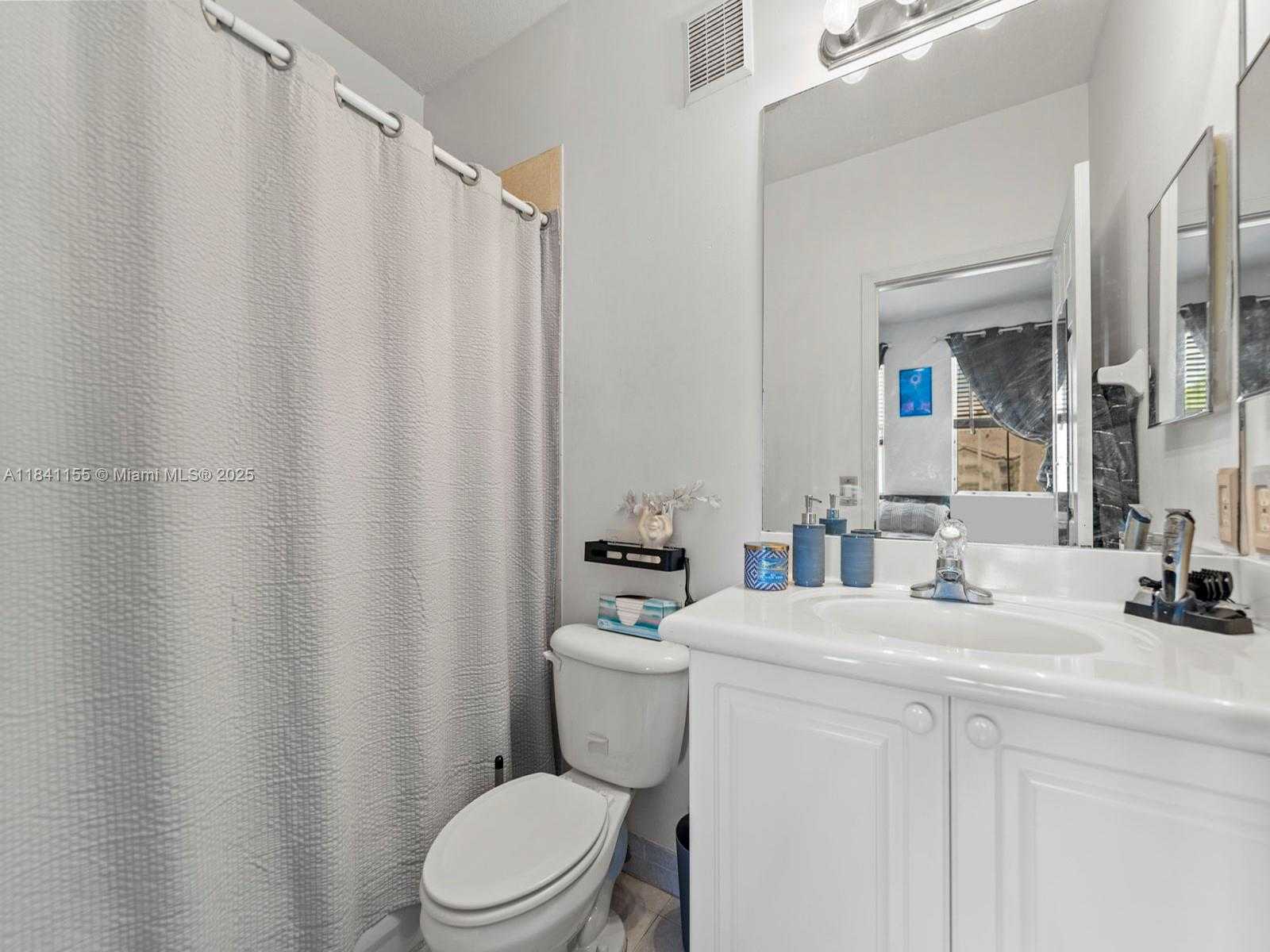 Small Image of 5400 NORTH WEST 107TH AVE #401, Doral Number 13