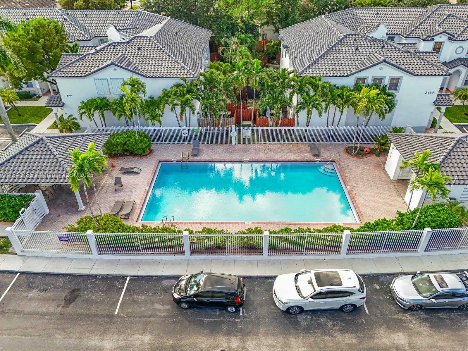 Small Image of 5400 NORTH WEST 107TH AVE #401, Doral Number 4