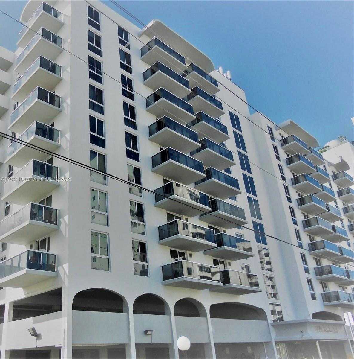 Small Image of 7928 WEST DR #510, North Bay Village Number 18