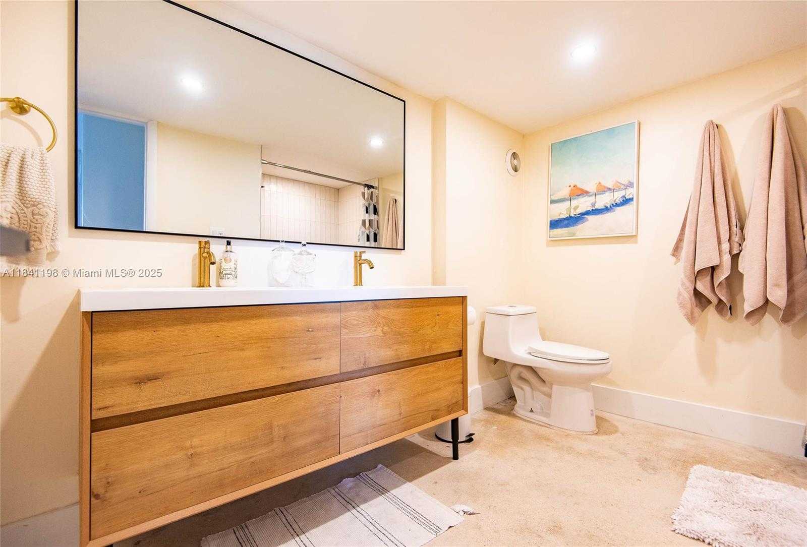 Small Image of 7928 WEST DR #510, North Bay Village Number 31
