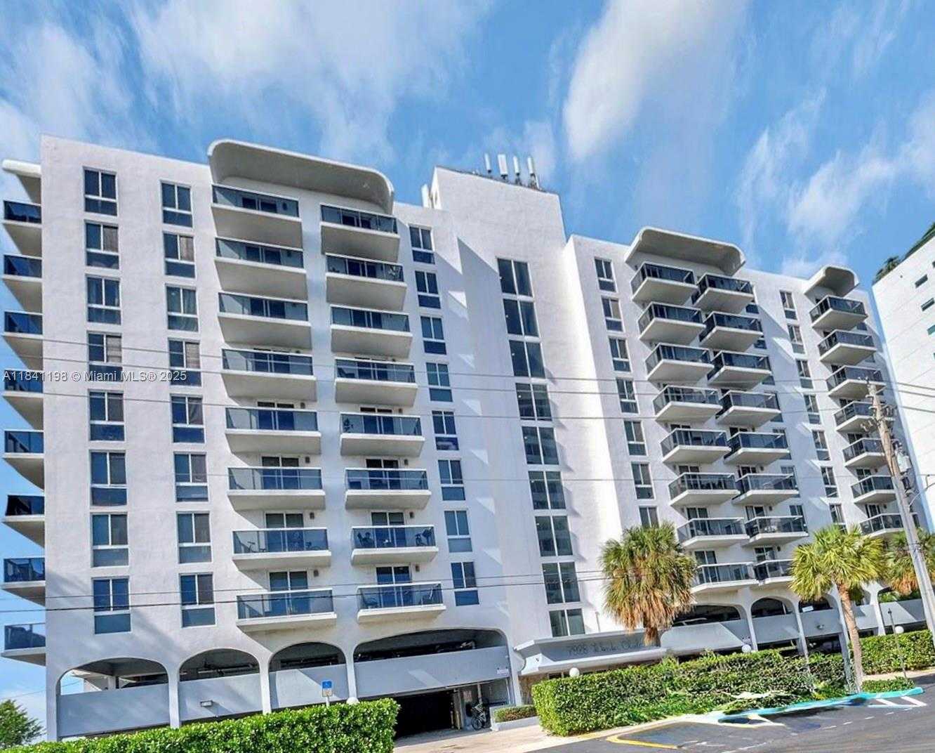 Small Image of 7928 WEST DR #510, North Bay Village Number 5