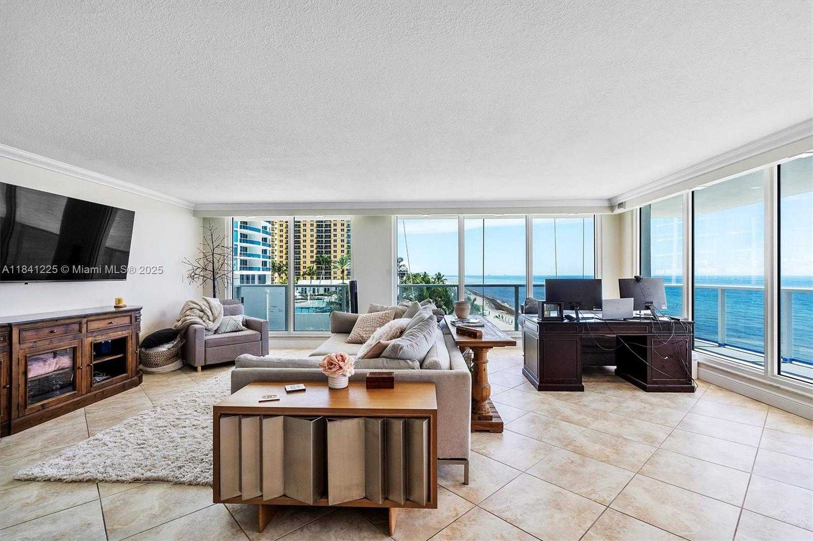 Small Image of 2751 SOUTH OCEAN DR #504S, Hollywood Number 2