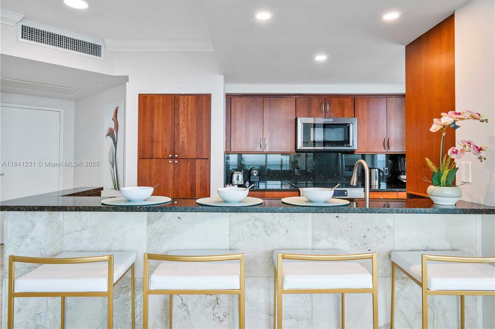 Small Image of 2889 MCFARLANE RD #1801, Miami Number 12