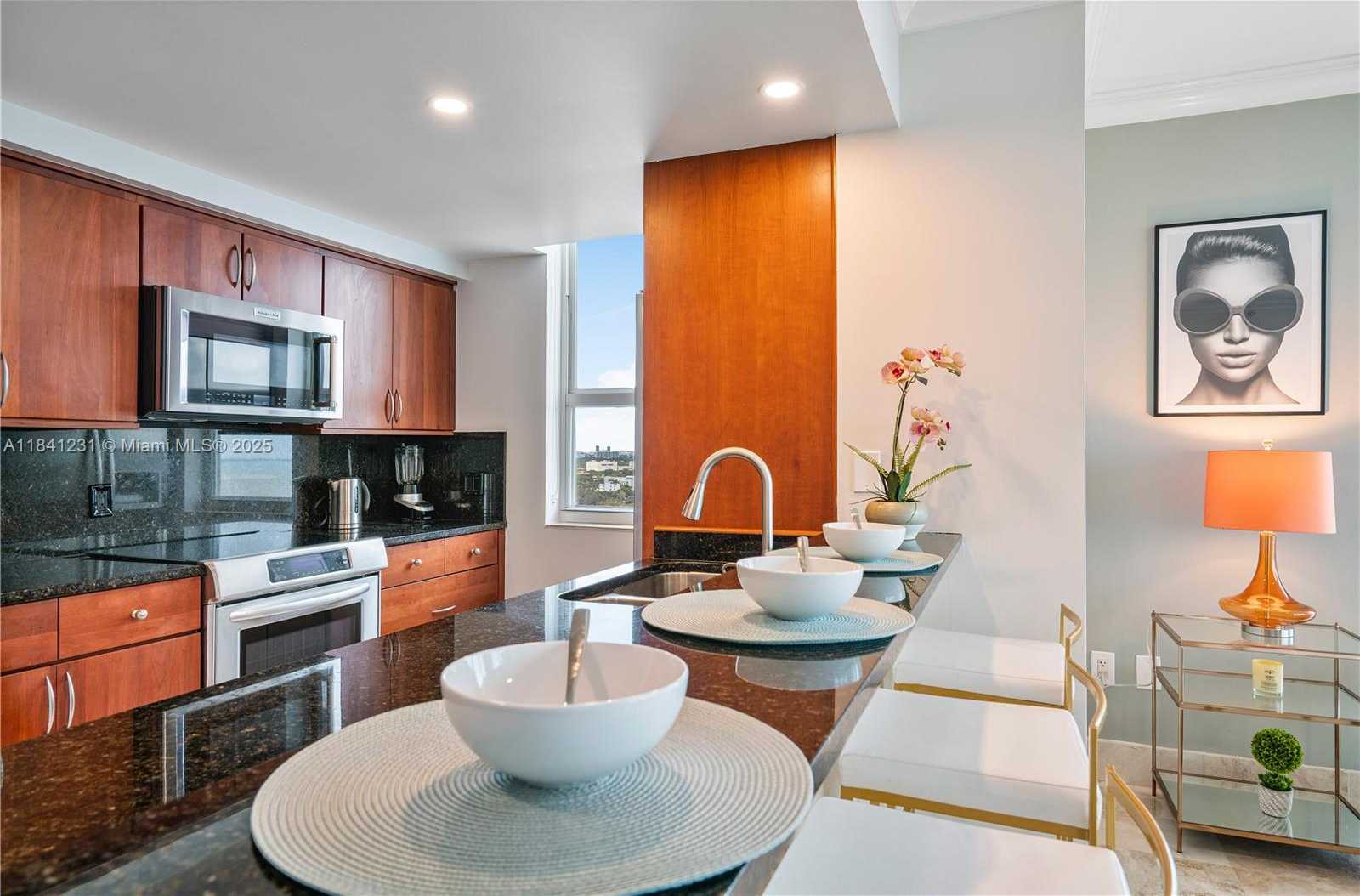 Small Image of 2889 MCFARLANE RD #1801, Miami Number 14