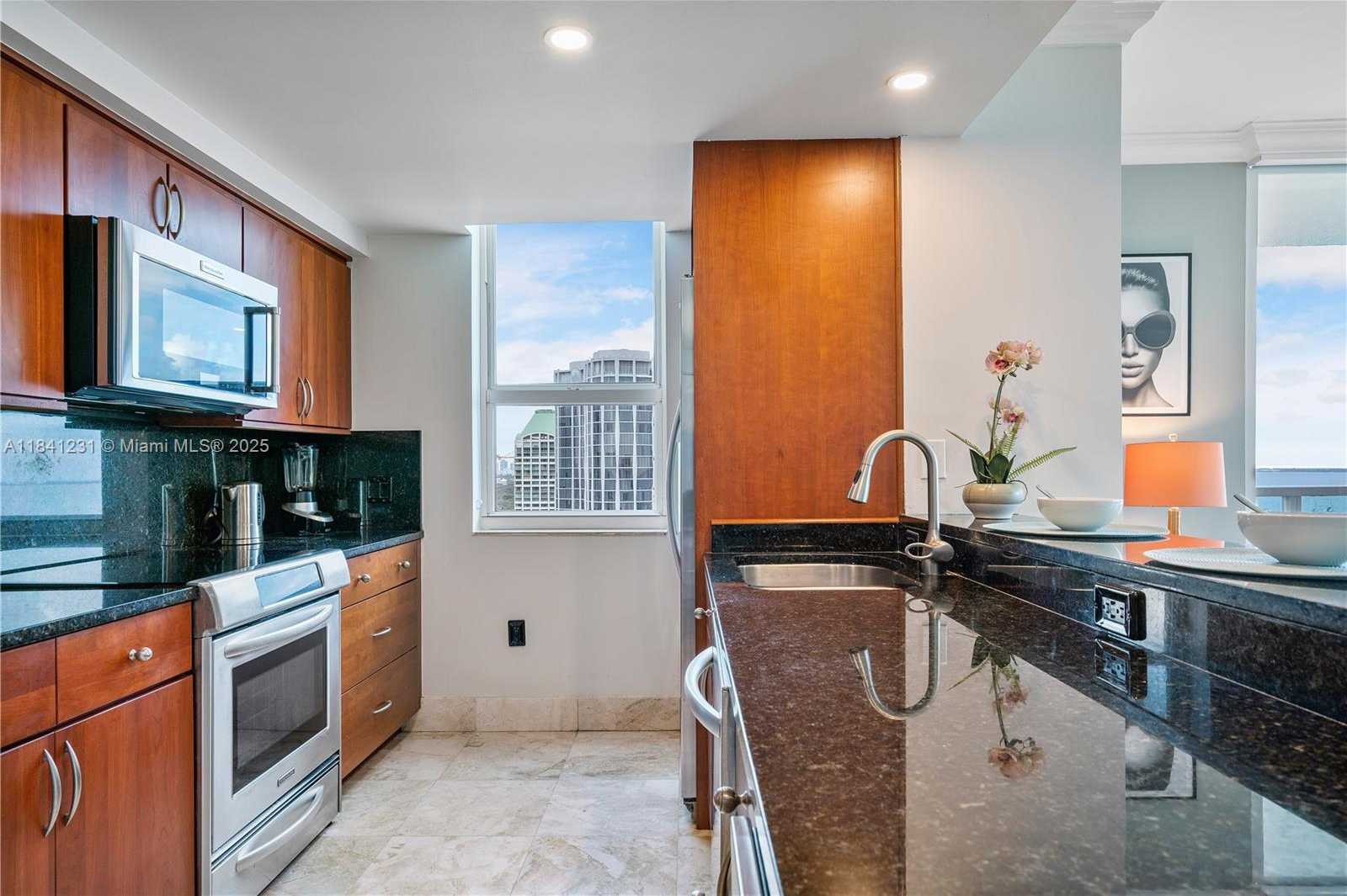 Small Image of 2889 MCFARLANE RD #1801, Miami Number 15